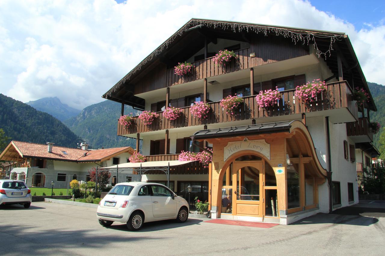 Hotel Lory Pinzolo Buitenkant foto