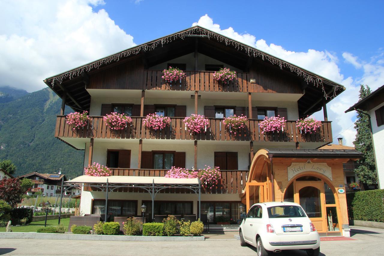 Hotel Lory Pinzolo Buitenkant foto