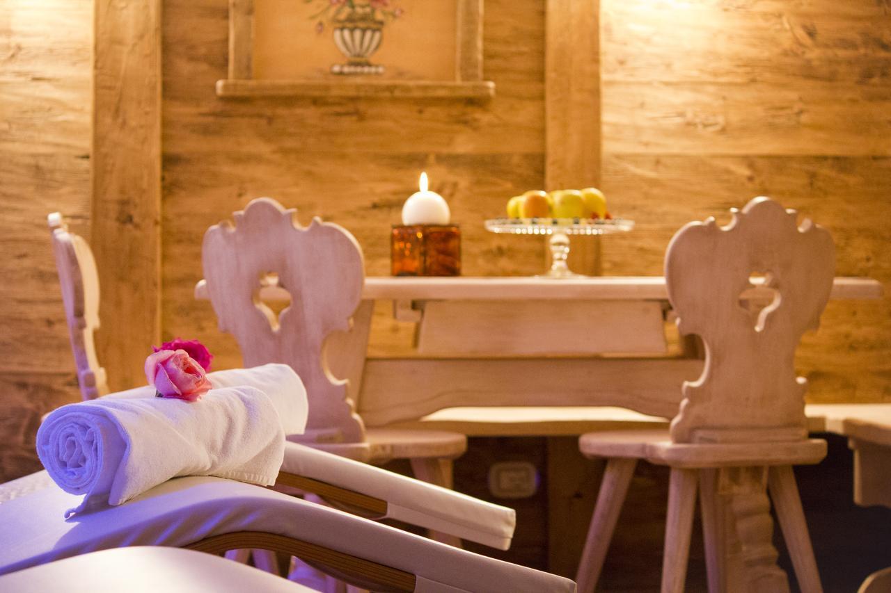 Hotel Lory Pinzolo Buitenkant foto